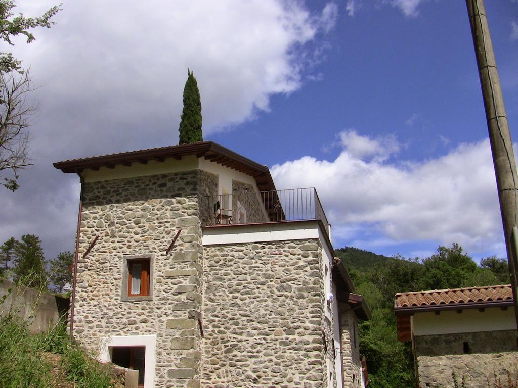Agriturismo Di La Dall'Acqua Fivizzano Exterior foto