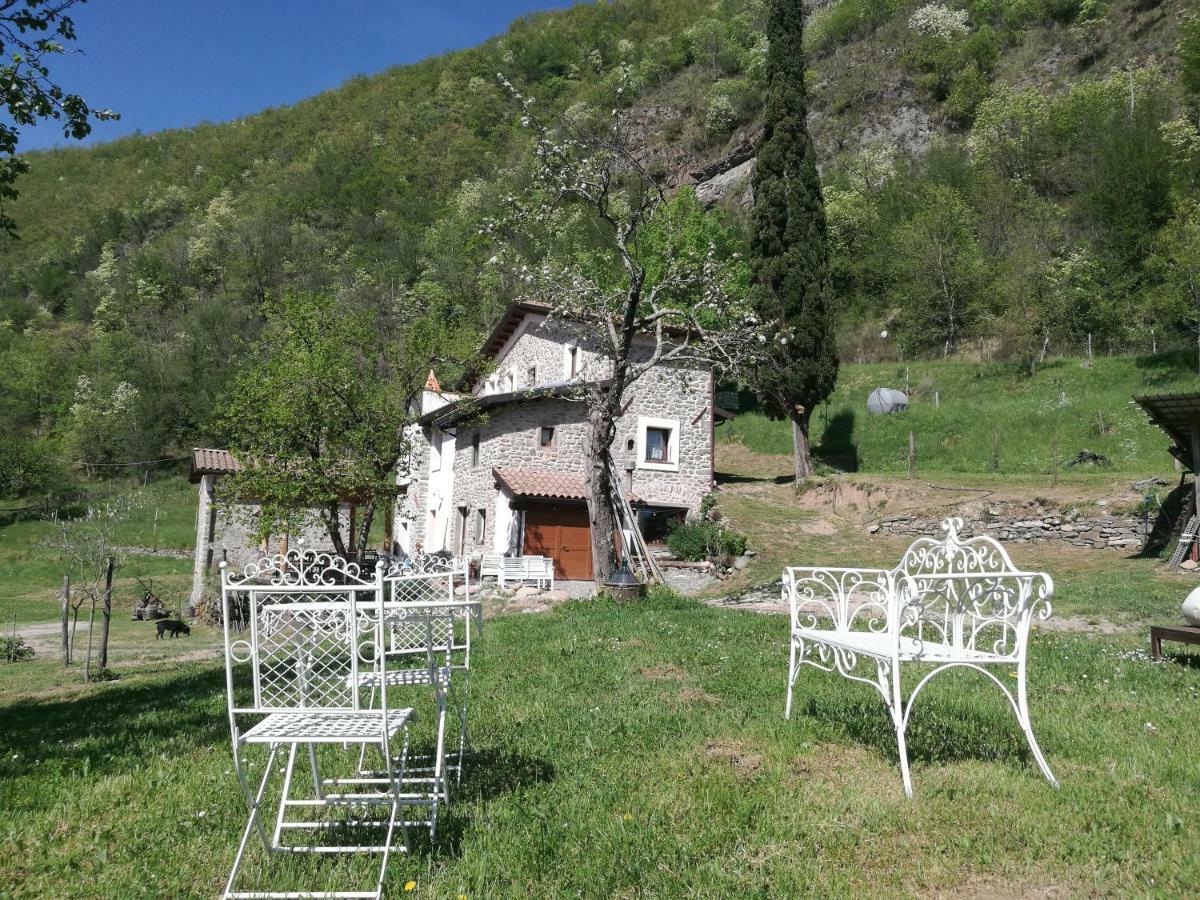 Agriturismo Di La Dall'Acqua Fivizzano Exterior foto